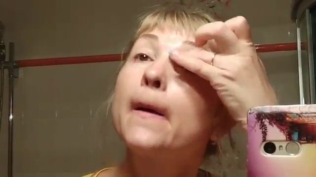 Как наносить жидкие матовые тени. смотреть онлайн