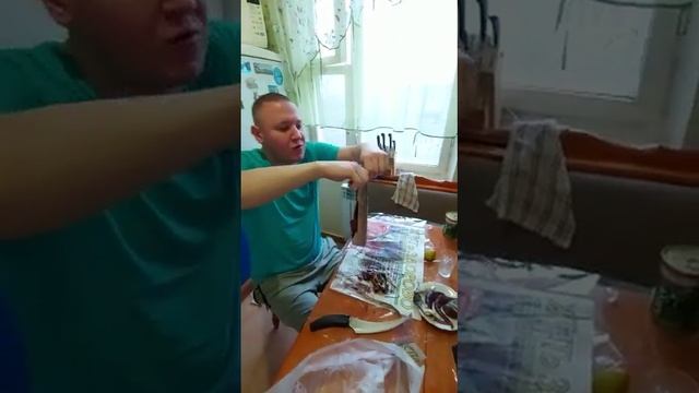 как чистить селёдку на новый 2023 год! смотреть онлайн