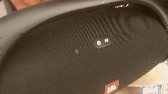 JBL Boombox смотреть онлайн
