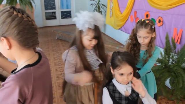 "А ну-ка, девочки!" (ОШ№ 18, 2-Б класс, 2017г.) смотреть онлайн