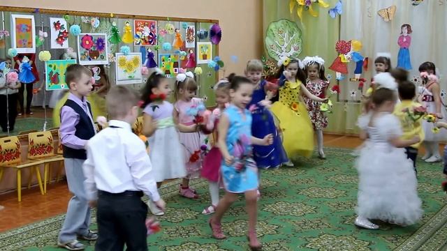 Самый лучший танец в подарок мамам на 8 марта! смотреть онлайн