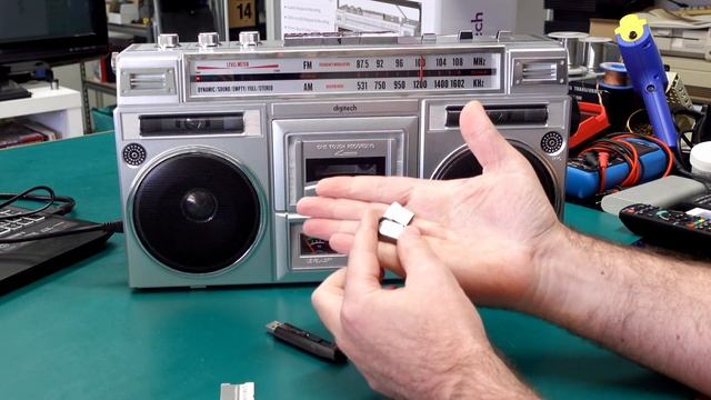 New ghetto blaster/boombox thing - Digitech CS-2473 смотреть онлайн