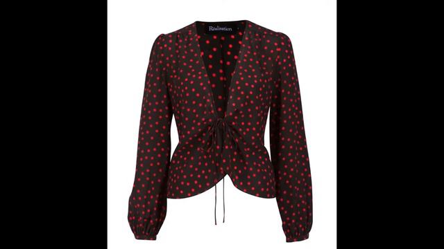 Kaia Gerber Channels French Girl Style With a Fresh Take on the Crop Top смотреть онлайн