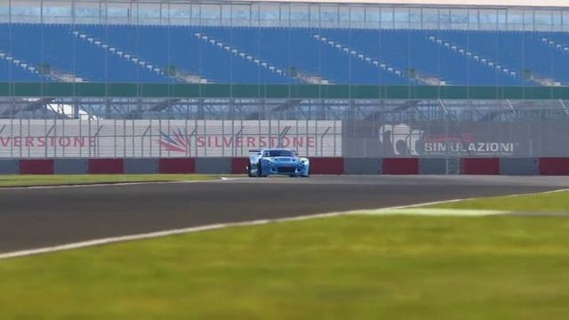 TVR Cerbera Speed 12 Test Drive at Silverstone смотреть онлайн