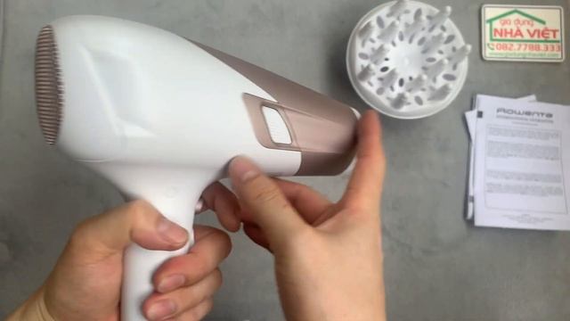 Máy sấy tóc công suất 2100W ion Rowenta CV5830F0 смотреть онлайн