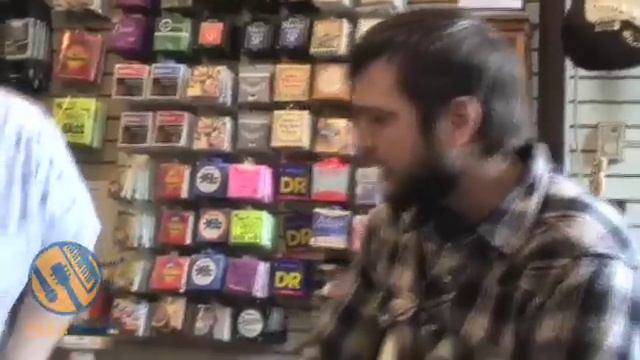 Fender VibroChamp XD Gets A Lot Of Attention At Old Town School Of Music смотреть онлайн