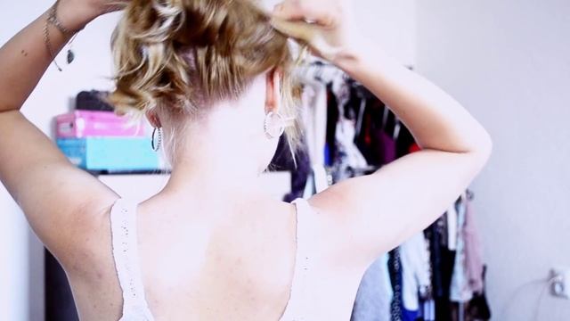 ♡♥Быстрая прическа на каждый день♡♥(на короткие волосы)Объемный пучок. смотреть онлайн