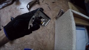 Ремонт дешевого дивана или почему он скрипит