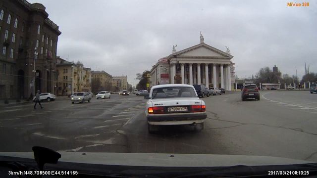 Площадь Павших борцов - пешеходный переход не оборудован должным образом - нет знака и разметки смотреть онлайн