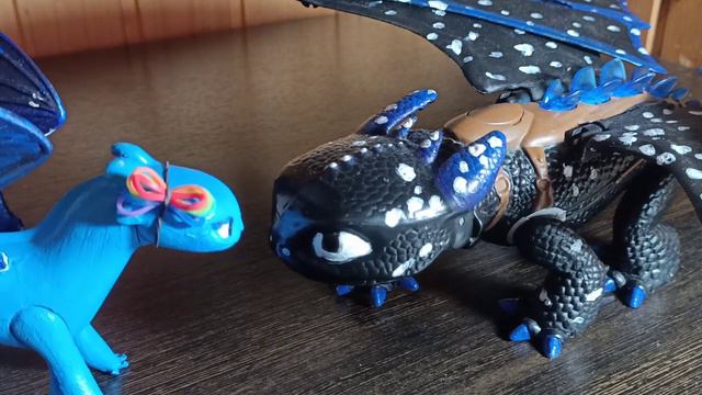 Новый друг?!/новый знакомый у драконов/как приручить дракона Лунная дракониха и Скай