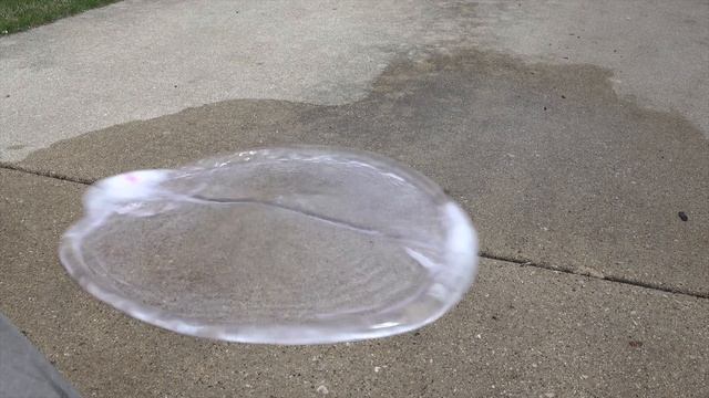 Wubble Bubble Tiny Water Balloon Explosion! - Short Version смотреть онлайн