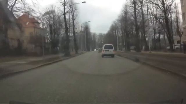 ЕДЕМ ОТ БФУ НА НЕВСКОГО ДО ЧЕРНЫШЕВСКОГО через Тельмана, мимо парка Юность смотреть онлайн