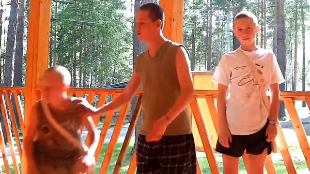 Импровизационный спектакль Доверяй, но проверяй смотреть онлайн