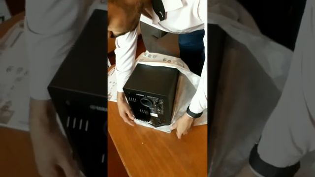 Unboxing monitores Yamaha HS7 смотреть онлайн