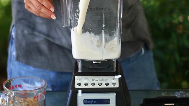 BLENDTEC TOTAL BLENDER FIRST IMPRESSION & DEMO смотреть онлайн