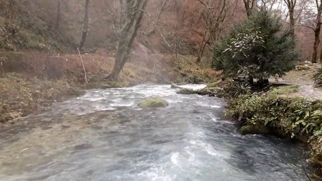 Красивый водопад около кельи-грота святого апостола Симона Кананита. Новый Афон. Волшебная Абхазия смотреть онлайн