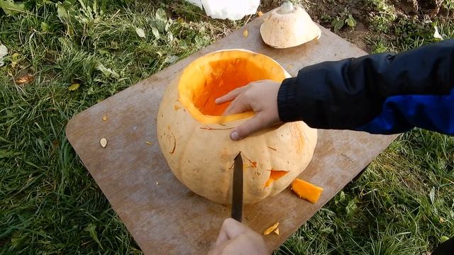 Как вырезать тыкву на Хэллоуин смотреть онлайн