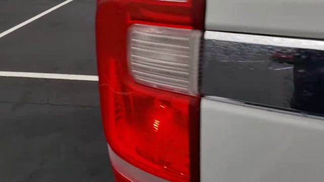 2021 Ford Expedition XL STX смотреть онлайн