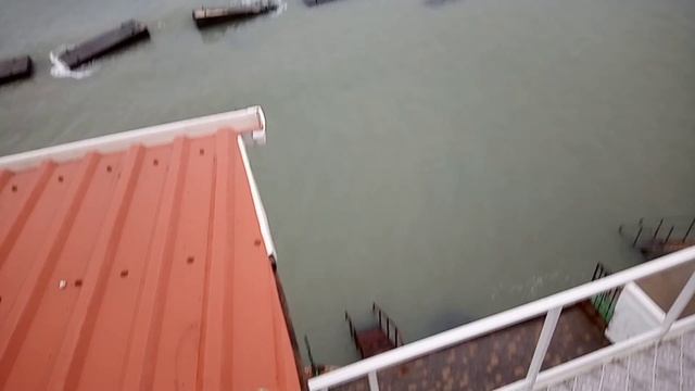Гидротехническое решение от воды в вентканал, уходящий в комнату смотреть онлайн