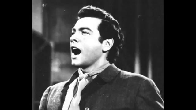 Mario Lanza - Una furtiva lagrima смотреть онлайн