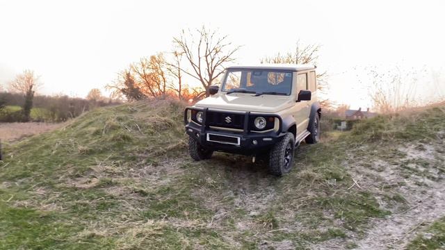 Land Rover Defender 90 Vs Jimny : Off Road Battle
