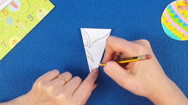 DIY. Как вырезать самую КРАСИВУЮ новогоднюю снежинку. How to cut a paper snowflake! смотреть онлайн