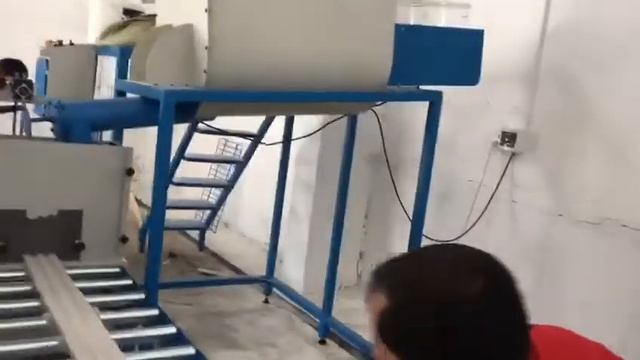 “Elpa fasad” станки миксер и конвейер для покрытия шпаклёвкой фасадного декора из пенополистирола смотреть онлайн