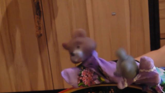 Мишка и Зайчик поют про петушка смотреть онлайн