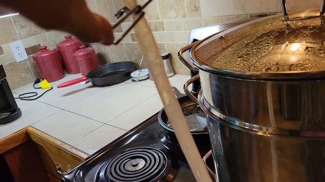 NO Mess!! Mayhaw Jelly made with a Juicer Steamer | ForJars Canning Lids смотреть онлайн