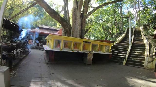 Буддийский храм Будда в скале (Dowa Rajamaha Viharaya), Элла, Шри-Ланка 2022 смотреть онлайн