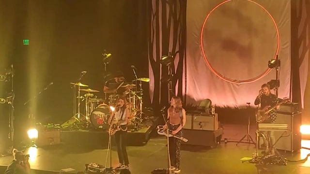 Larkin Poe - "Holy Ghost Fire" - Fonda Theatre - Los Angeles, CA 2-11-23 смотреть онлайн