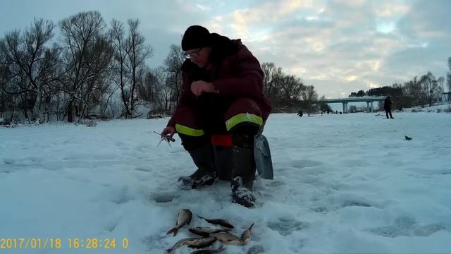 рыбалка на реке Зуша первое видео с ЭКШН камеры на природе 2017 0118 162653 003 смотреть онлайн