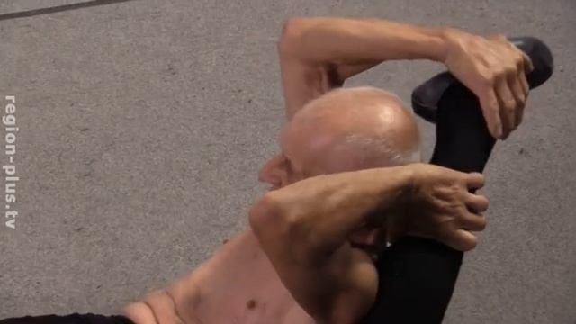 Анатолий Робозиенко – пенсионер и эквилибрист! смотреть онлайн