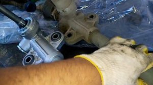 Как снять рулевую рейку на Киа Рио?