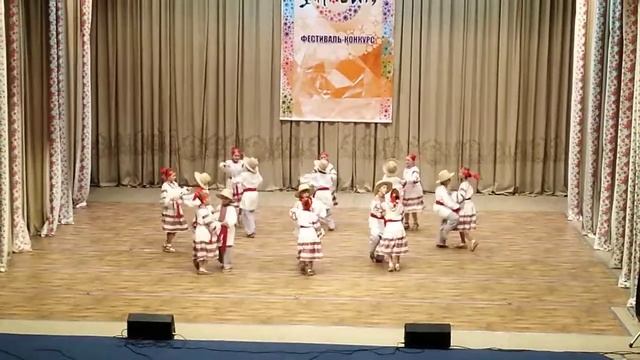 Образцовый ансамбль народного танца "Барвинок" г. Одесса. Танец "Стрибунец". смотреть онлайн
