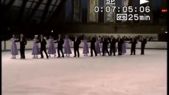 "Полонез и Вальс" в Париже. Ансамбль ветеранов танцев на льду "Москвичи". 2005 смотреть онлайн