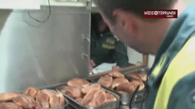 La Finanza insegue la primula rossa degli scafisti (L. Losito - P. Cocuroccia) смотреть онлайн