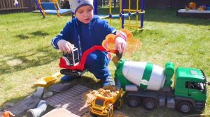 Мусоровоз BRUDER перевернулся Тёма Турбо и Бетоновоз  спешат на помощь