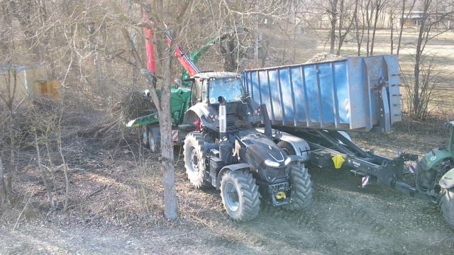 Agrotron statt Xerion ? Hackschnitzel Häckseln mit dem Deutz-Fahr 9340 TTV Warrior смотреть онлайн