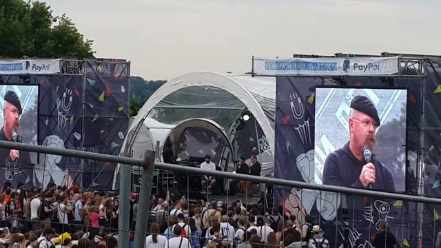 Jamy Heinemann from MythBusters - Джейми Хайнеманн из шоу "Разрушители мифов" в Коломенском на Geek смотреть онлайн