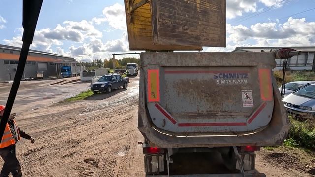 Осталось два месяца до сдачи объекта,а у нас грязь по колено,и кустарники по кругу с водой#excavato смотреть онлайн