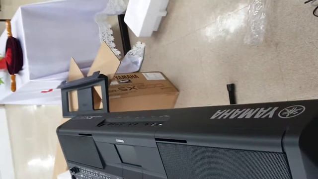 Unbox Yamaha PSR-SX600 Keyboard смотреть онлайн
