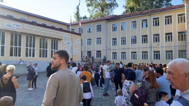 ГРУЗИНСКАЯ ГОСУДАРСТВЕННАЯ ШКОЛА В ЧАКВИ С РУССКИМ СЕКТОРОМ . #детивгрузии #иммигрантывгрузии смотреть онлайн