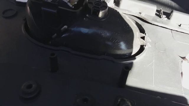 Разборка водительской двери,достаем стекло под тонировку Рено клио (RENAULT CLIO)купе 2012г.в смотреть онлайн
