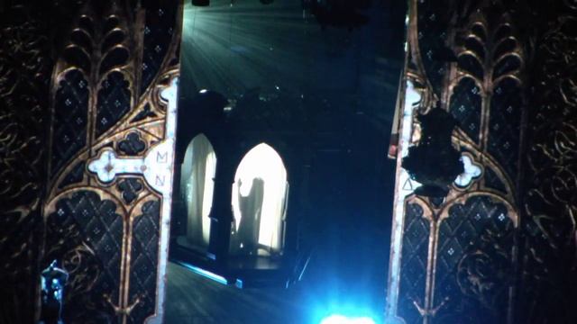 Madonna - Girl Gone Wild (Live In Moscow) смотреть онлайн