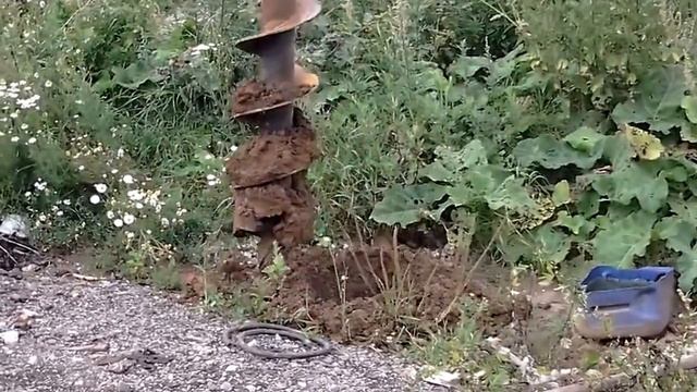 Экскаватор-погрузчик TEREX 860 - работа буром смотреть онлайн