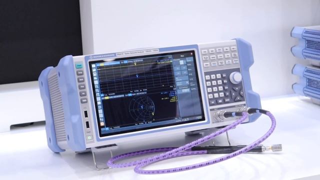 디스플레이, 반도체 생산에도 적합한 VNA. R&S®ZNLE Vector network analyzer at K-Display 2022 смотреть онлайн