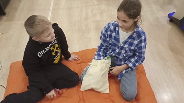 Игра "Веселый мешочек" #детскийпсихолог #игрыдлядетей #дети #развитие смотреть онлайн