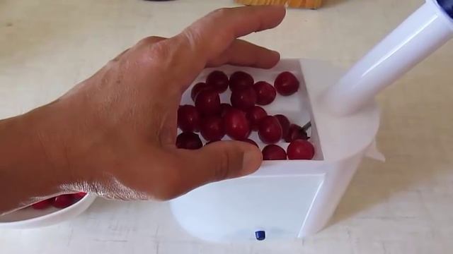 Машинка для извлечения косточек из вишен и черешен смотреть онлайн