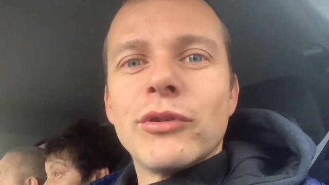 Первый раз на улице за 8 лет после инсульта. Отец согласился проехаться по городу. смотреть онлайн